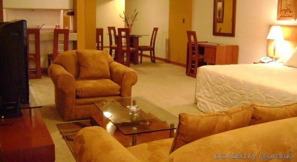 Hotel Ayenda Suites Orrantia リマ エクステリア 写真
